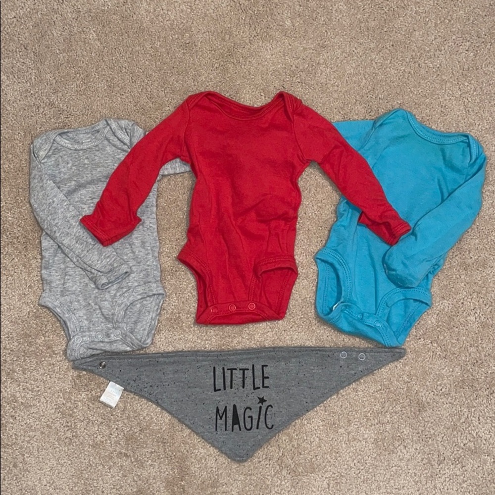 Newborn Onesies + Drool Bib